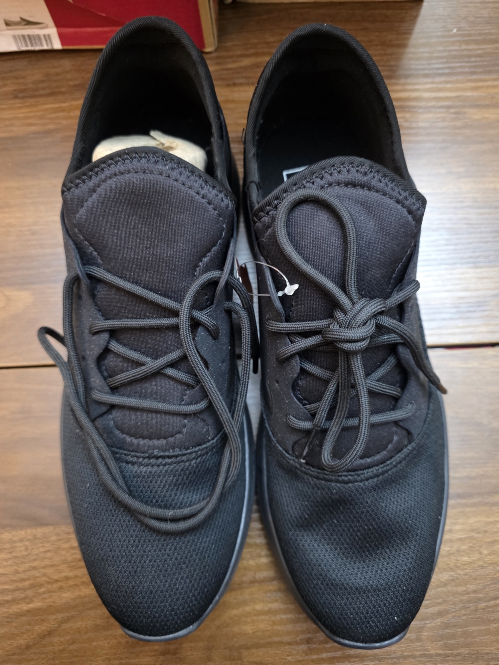 Vans Men's Black Low-Top Lace-Up Sneakers